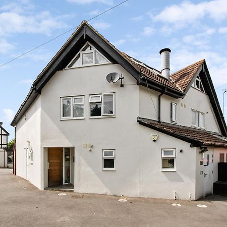 Central And Cosy Brockenhurst Flat 外观 照片